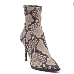 Steve Madden Distract Bootie